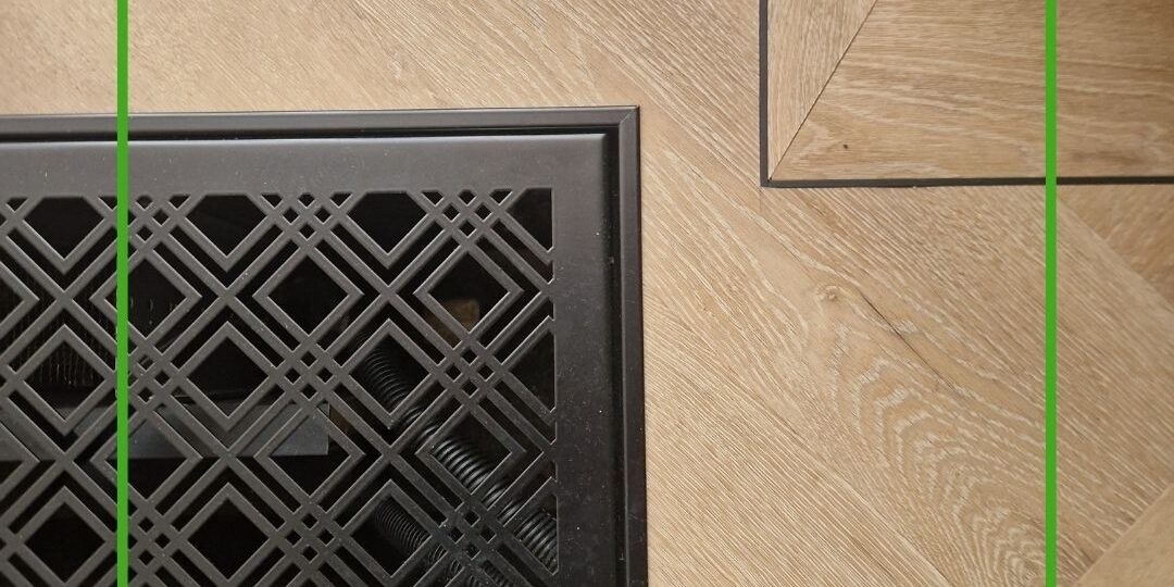 Modern rooster om uw convectorput mee af te dekken. Een mooie combinatie met de moderne PVC en houten visgraat vloeren. Op maat gemaakt door Siebendesign.nl